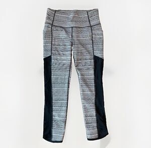 Athleta Gray Chaturanga Mesh Side Crop Leggings Size S Pockets